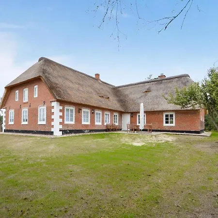 Nice In Rømø W/ Sauna, Wifi&5 Bedrooms Feriehus